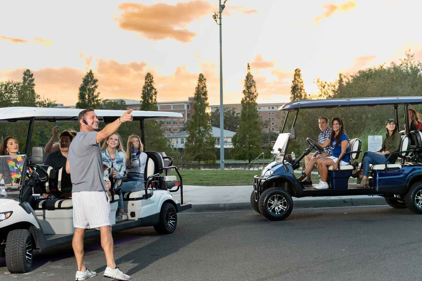 Tampa: Guided City Tour in Deluxe Street Golf Cart thumbnail